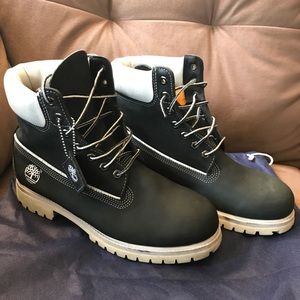 Men's size 10 black Timberland boots